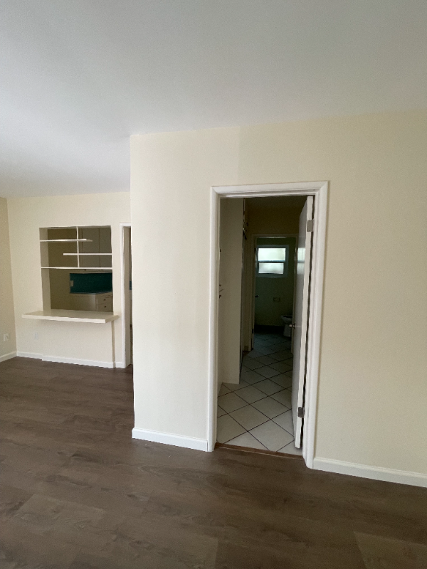 14207 Sylvan St - Photo 4 of 20