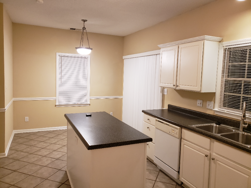 107 Shining Armor Ct - Photo 5 of 15