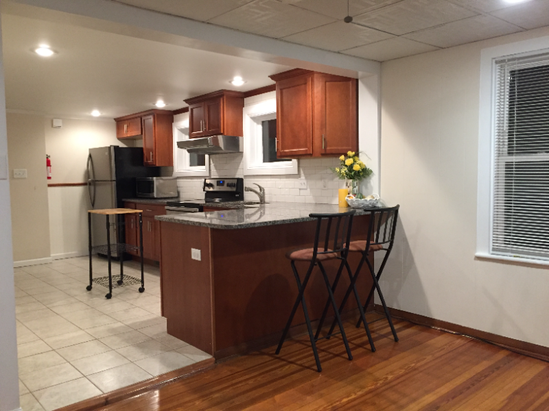 994 Vine St - Photo 2 of 5