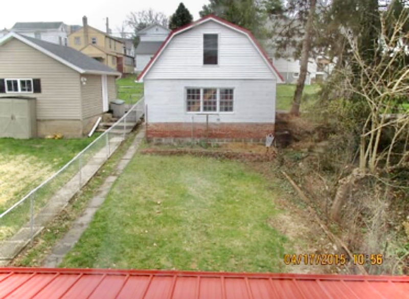 994 Vine St - Photo 3 of 5