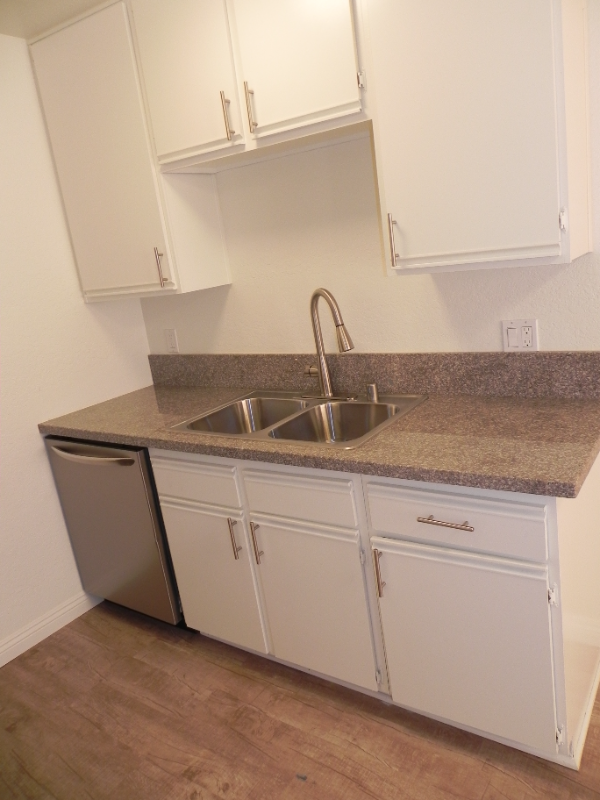 8602 Chapman Ave - Photo 4 of 34