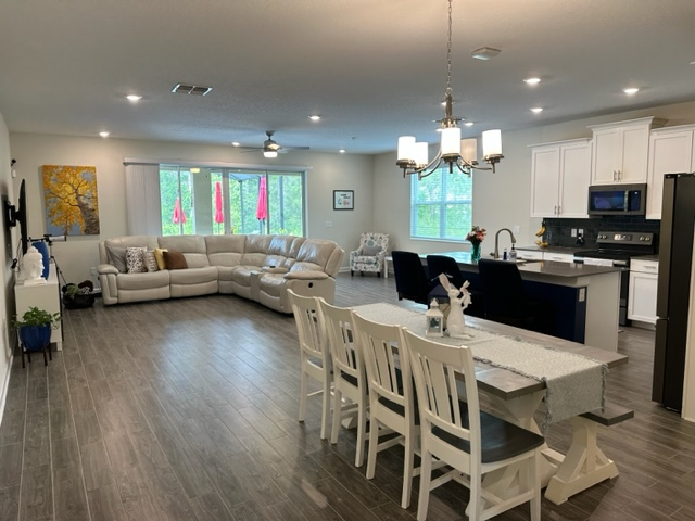 521 Brunswick Dr - Photo 5 of 33