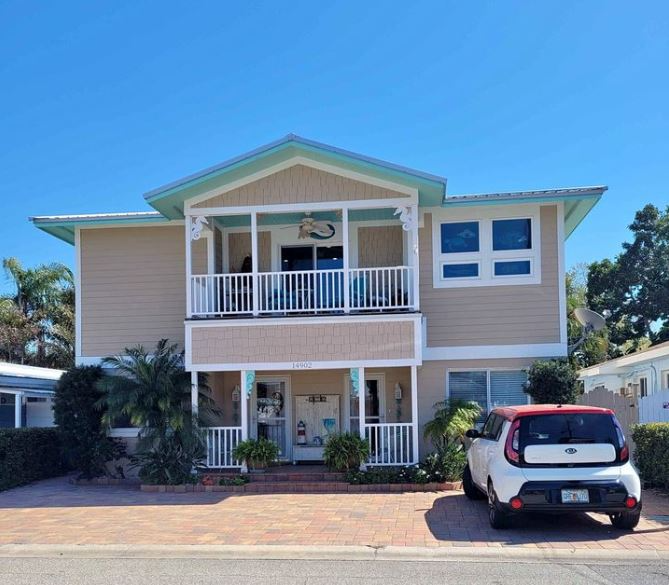 14902 N Bayshore Dr - Photo 2 of 20