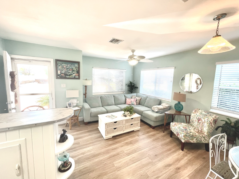 14902 N Bayshore Dr - Photo 4 of 20