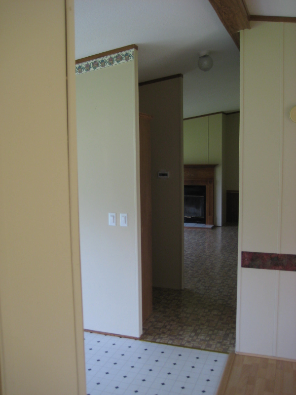 124 Angie Dr - Photo 6 of 25