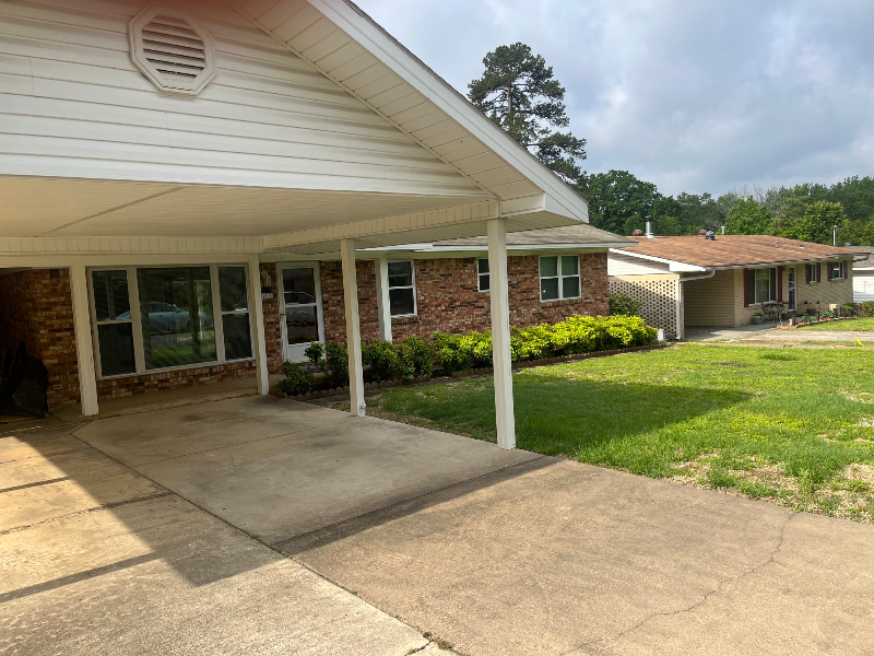 111 Camellia St - Photo 2 of 36