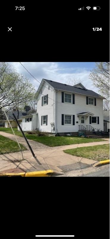 1022 Wilson Ave - Photo 2 of 11