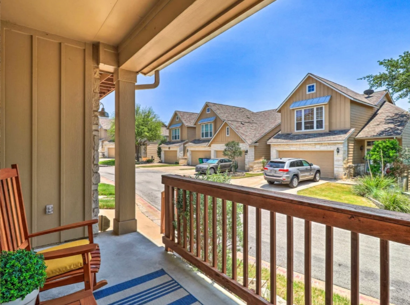 20986 Waterside Dr - Photo 3 of 31