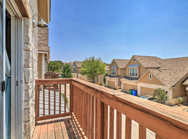 20986 Waterside Dr - Photo 7 of 31