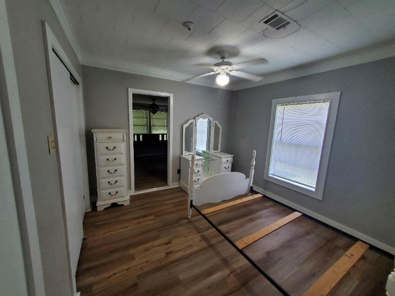 2815 Graybow Rd - Photo 3 of 10