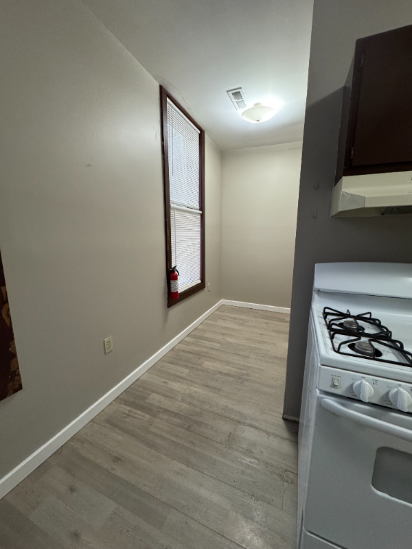 2454 River Rd #2 - Photo 7 of 18