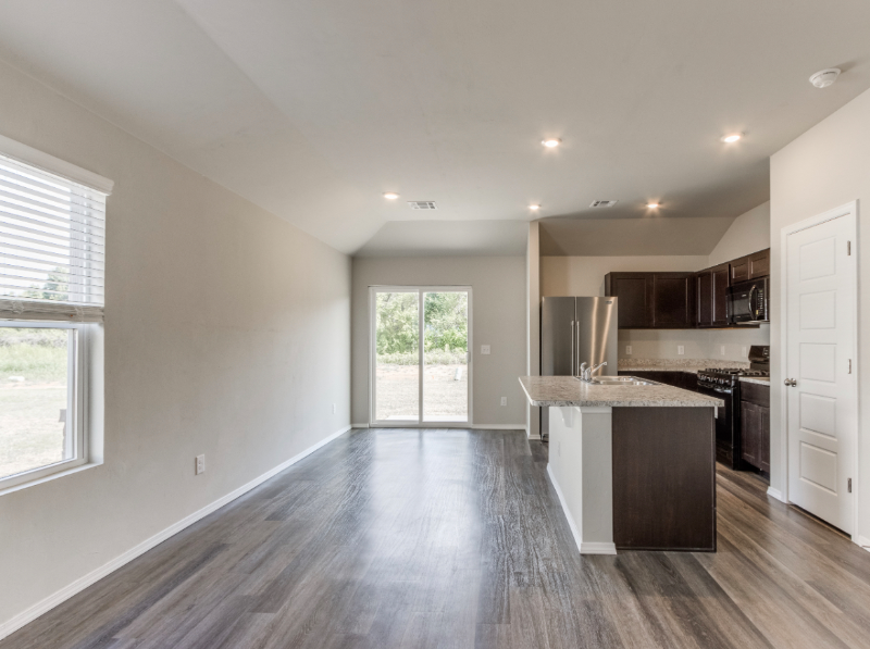 10332 Nw 17th St - Photo 3 of 11