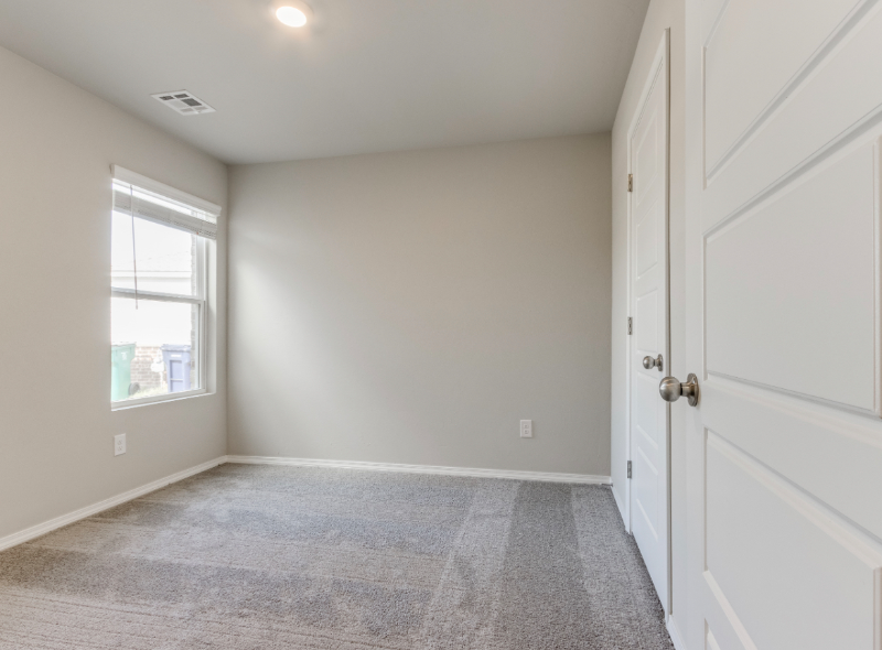 10332 Nw 17th St - Photo 6 of 11