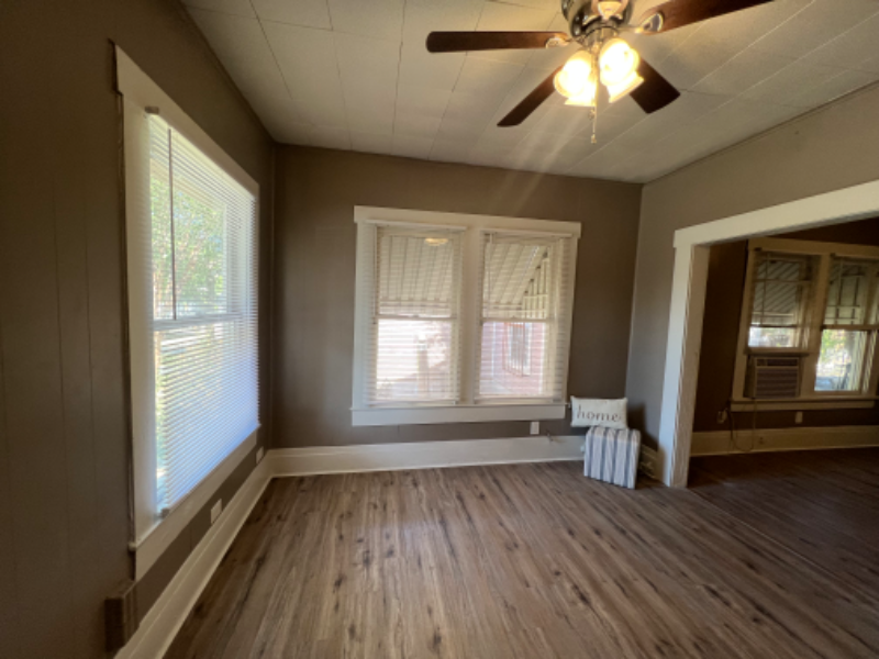 521 W Ridgewood Ct - Photo 2 of 22