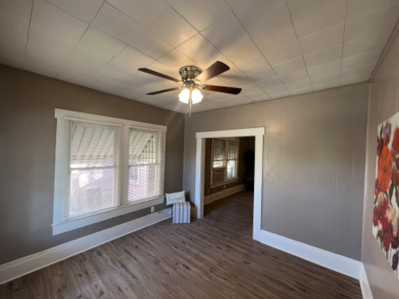 521 W Ridgewood Ct - Photo 3 of 22