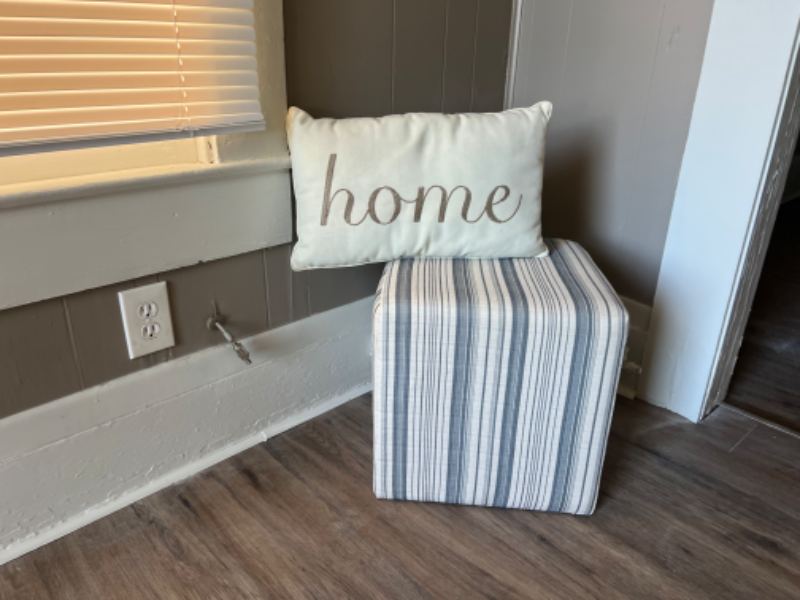 521 W Ridgewood Ct - Photo 4 of 22