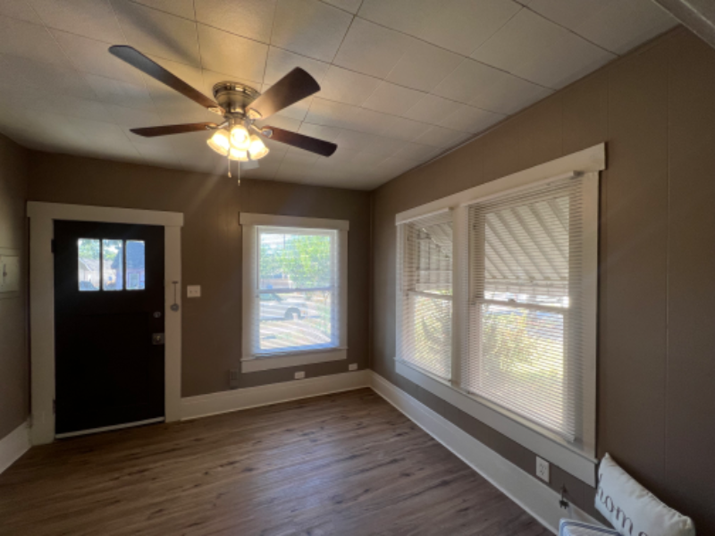 521 W Ridgewood Ct - Photo 5 of 22