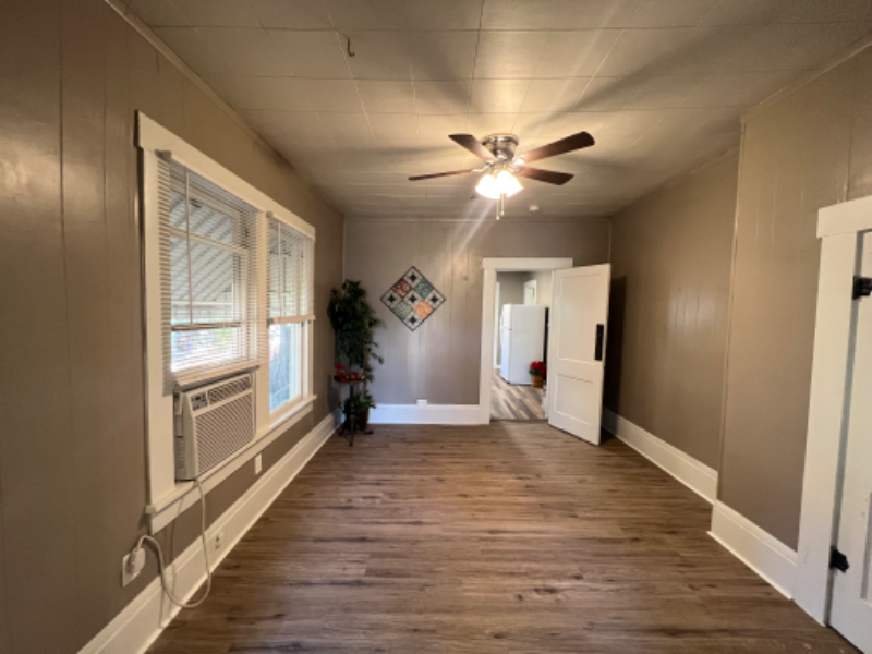 521 W Ridgewood Ct - Photo 7 of 22