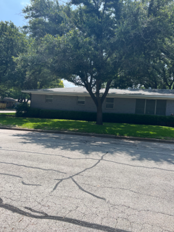 2324 N 50th St - Photo 4 of 6