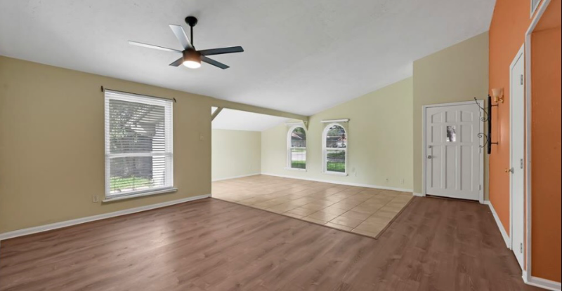 2239 Fairgreen Dr - Photo 3 of 21