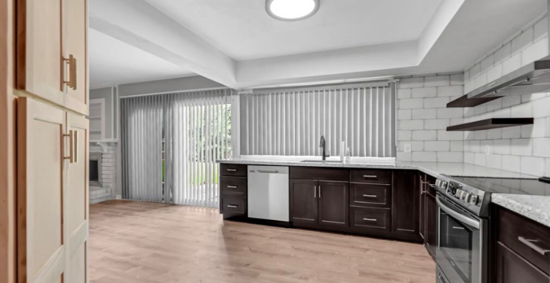 2239 Fairgreen Dr - Photo 6 of 21