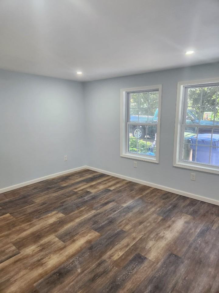 2119 Oaklyn Dr #B - Photo 7 of 11