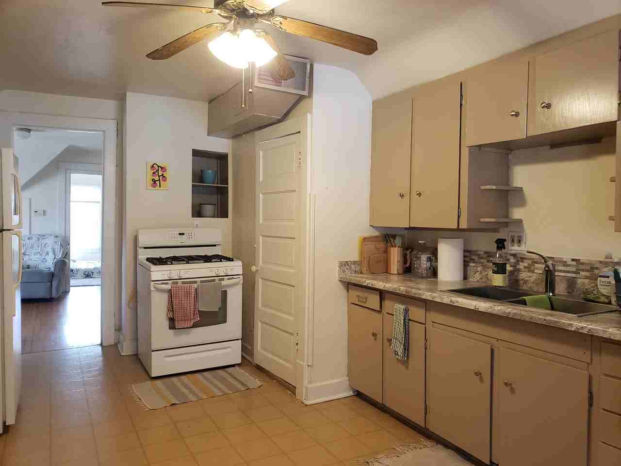 2156 Linden Ave #3 - Photo 5 of 24