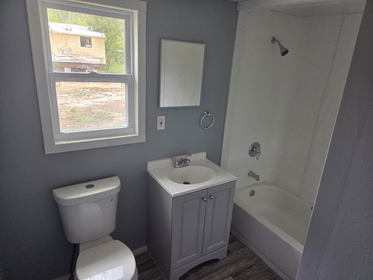 451 Rountree Dr #H8 - Photo 5 of 9