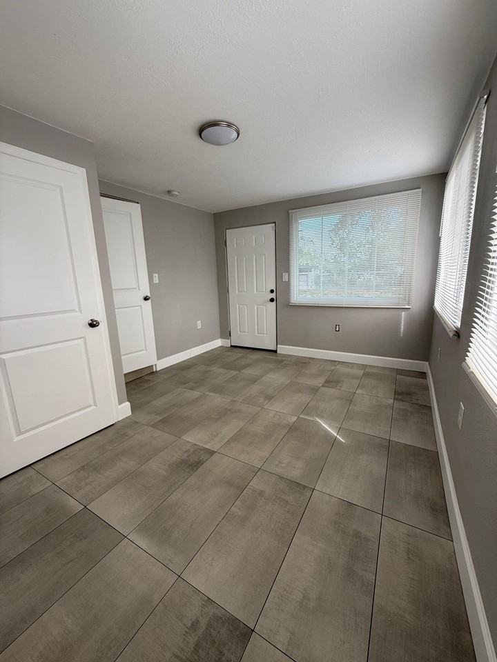 5212 Old Cheney Hwy #NA - Photo 5 of 12