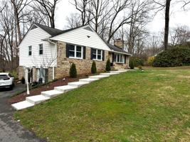 featured image of 2119 Oaklyn Dr #A