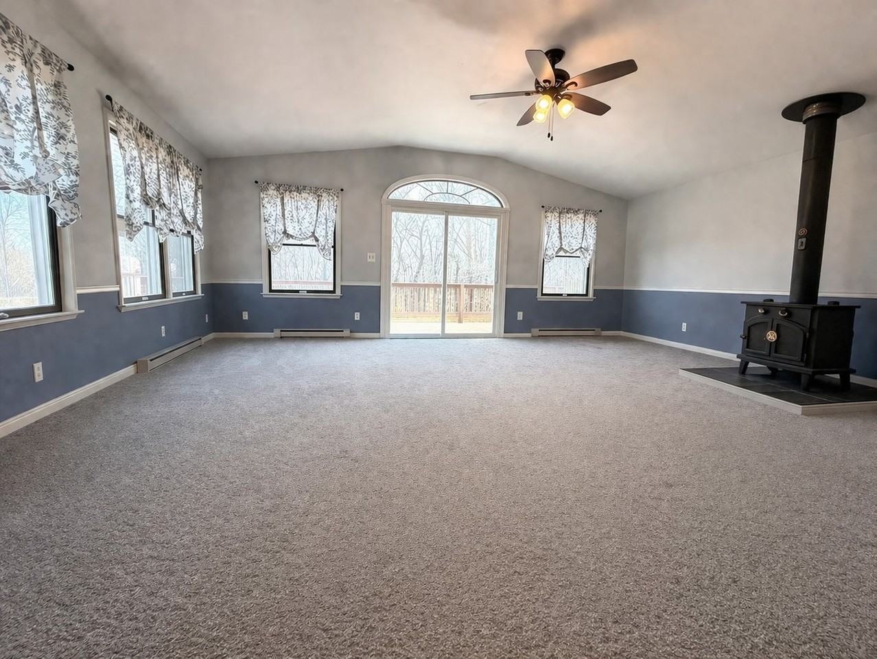 2119 Oaklyn Dr #A - Photo 3 of 25