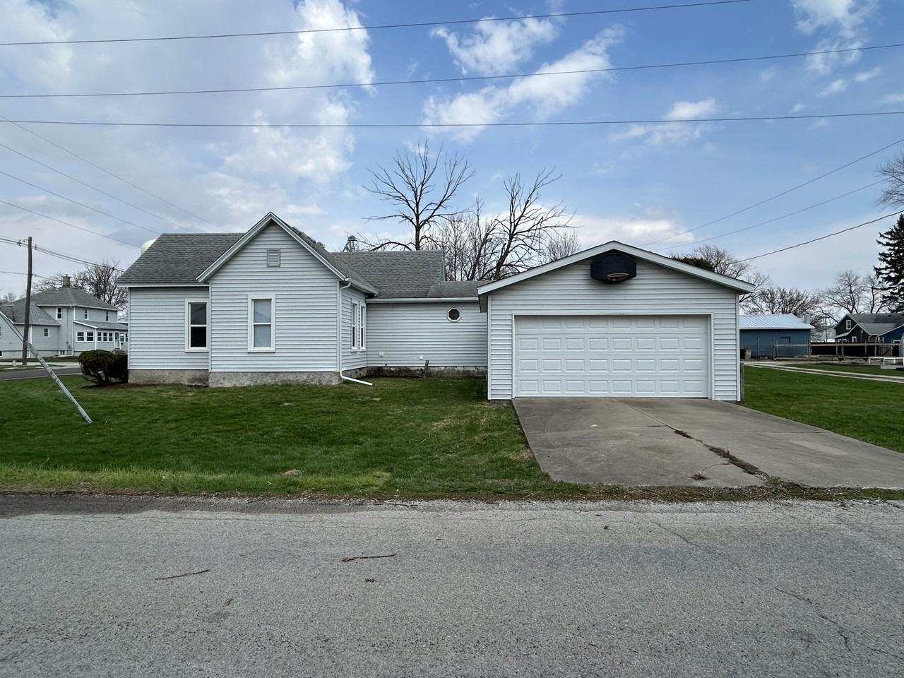 211 E 2nd St #NA - Photo 2 of 16