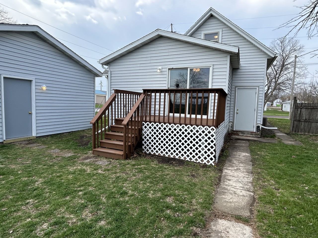 211 E 2nd St #NA - Photo 3 of 16