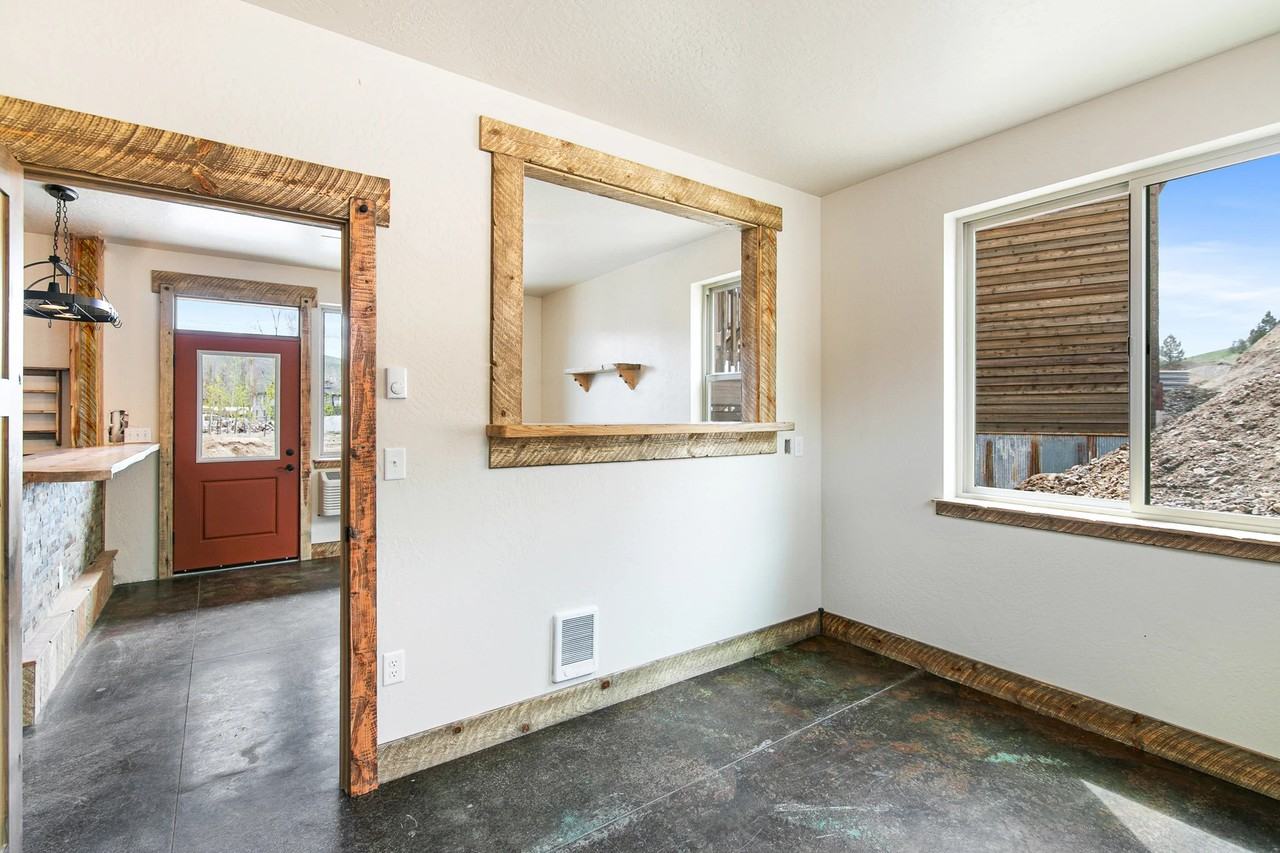 6240 3 Needles #202 - Photo 5 of 7