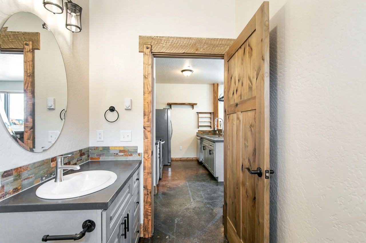 6240 3 Needles #202 - Photo 6 of 7