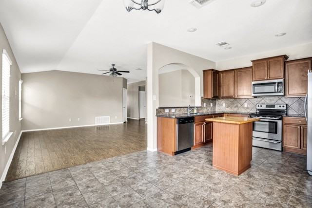 5215 Dauphin Dr #NA - Photo 6 of 31