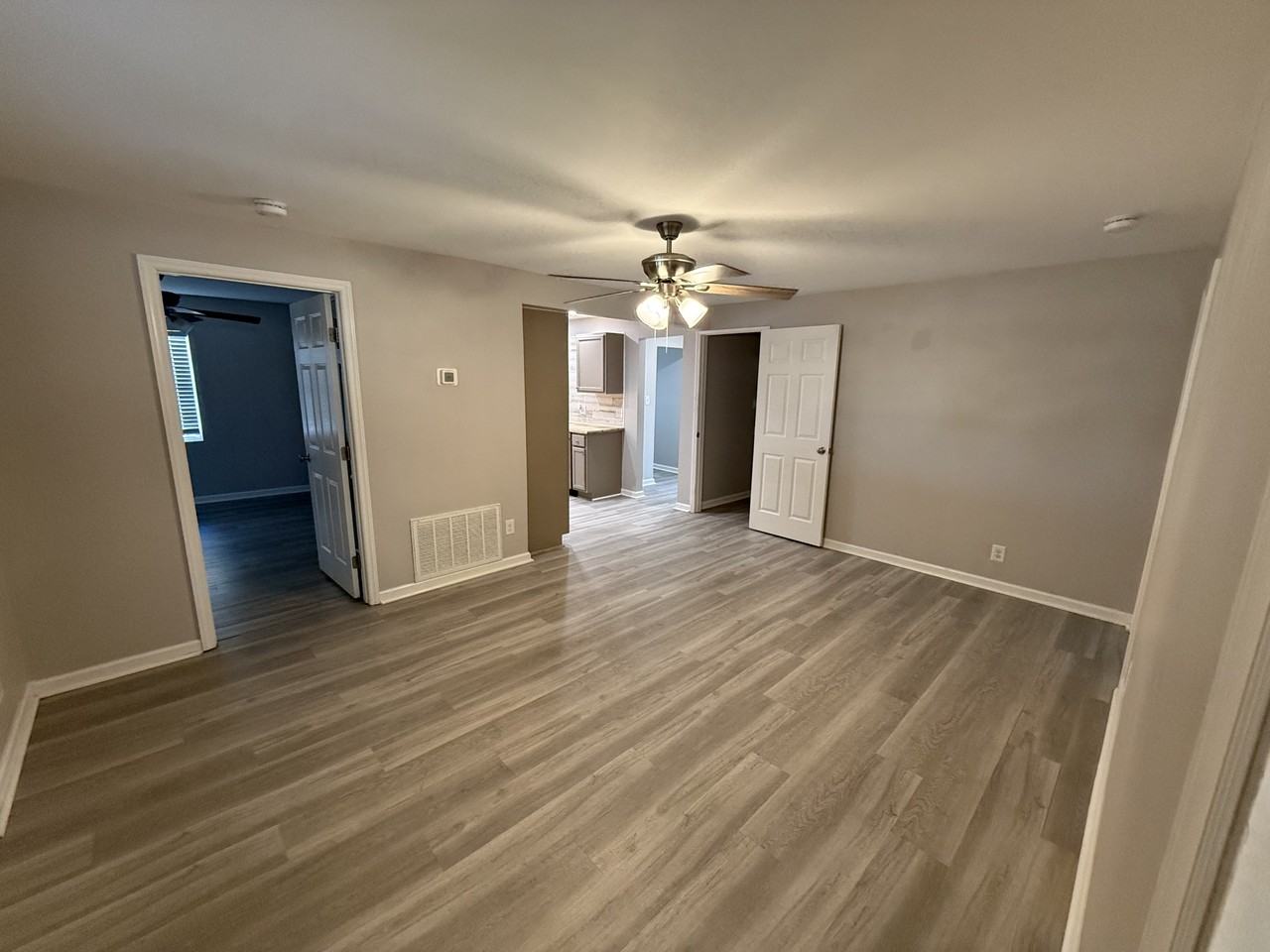 304 Bell St #NA - Photo 3 of 9