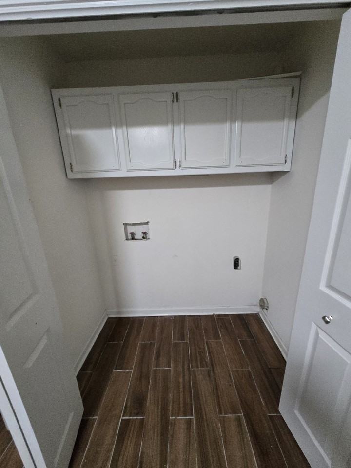 3115 Toulon Dr #D - Photo 4 of 11