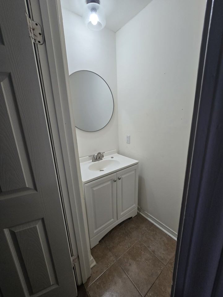 3115 Toulon Dr #D - Photo 5 of 11