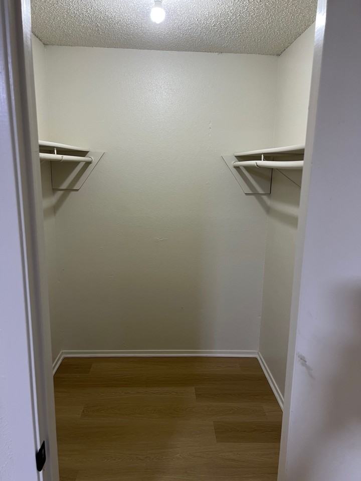 2800 Victory Dr #308 - Photo 6 of 9