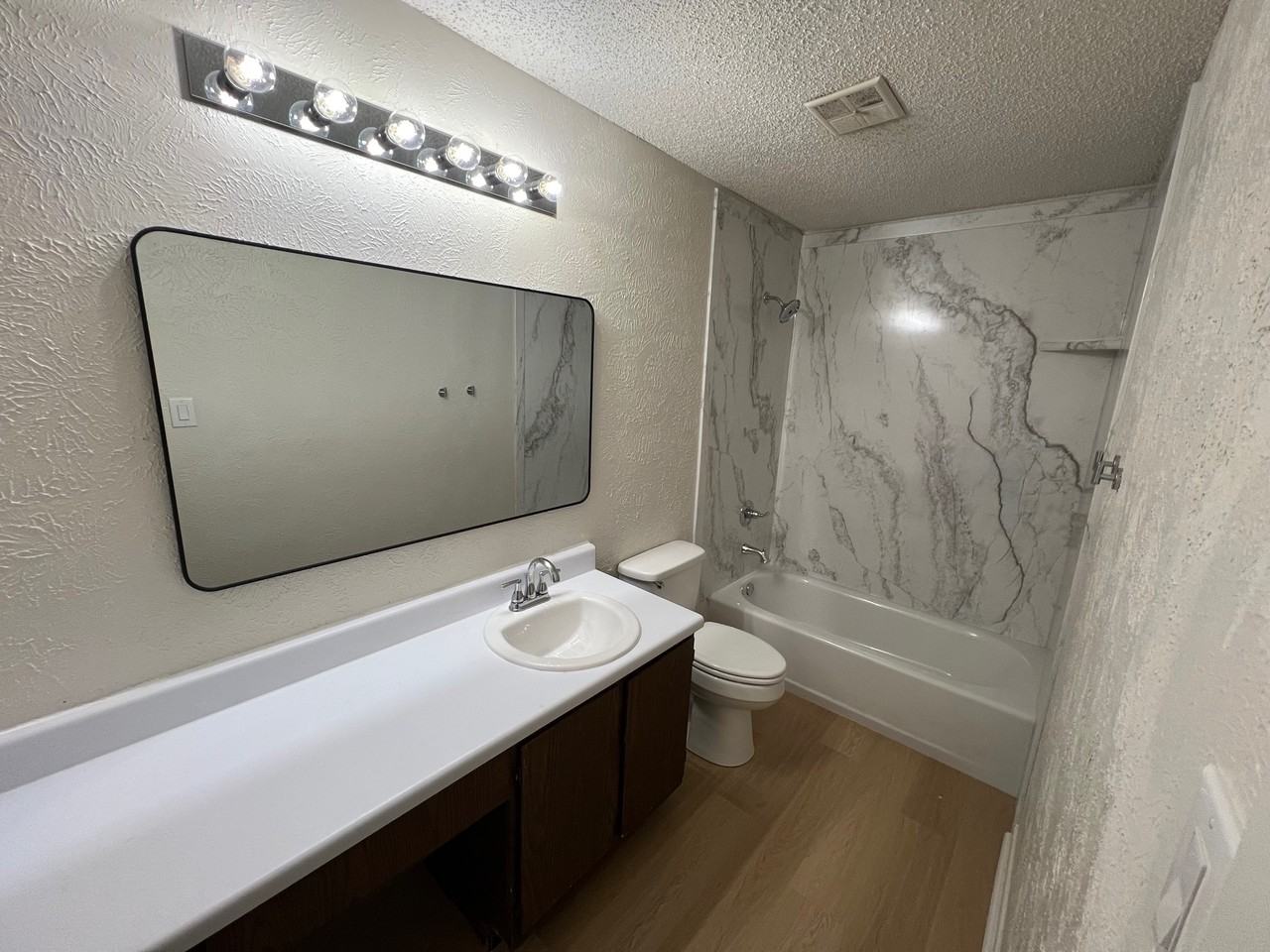 2800 Victory Dr #308 - Photo 7 of 9