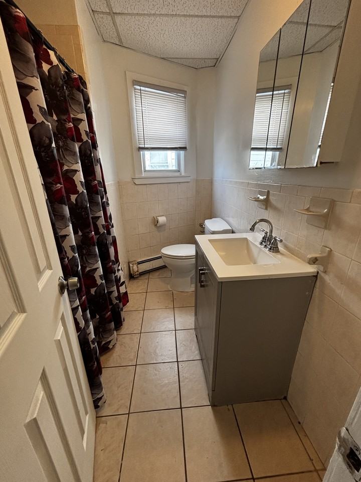 615 E 24th St #1 - Photo 7 of 8