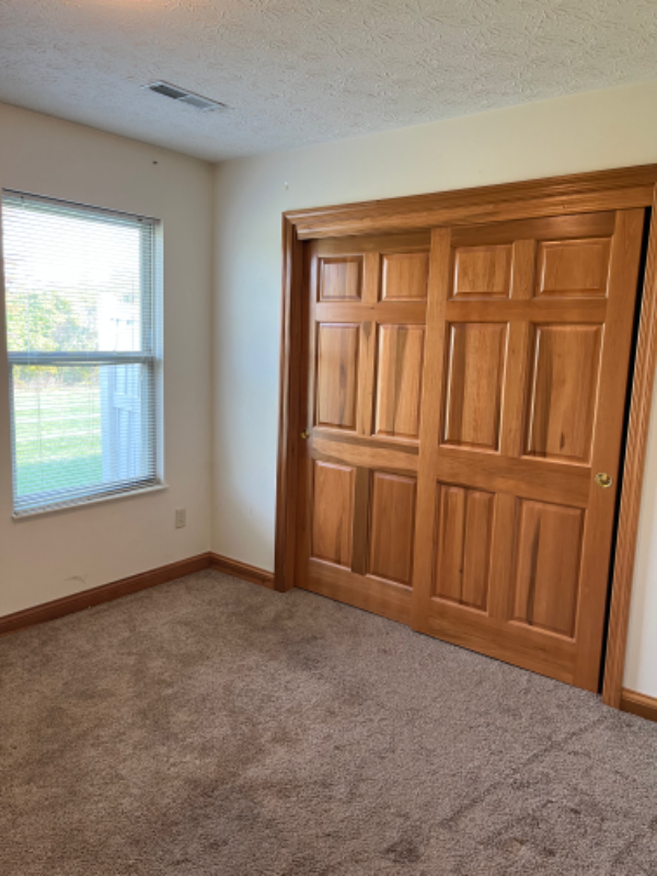 2261 Shamrock Ln - Photo 2 of 10