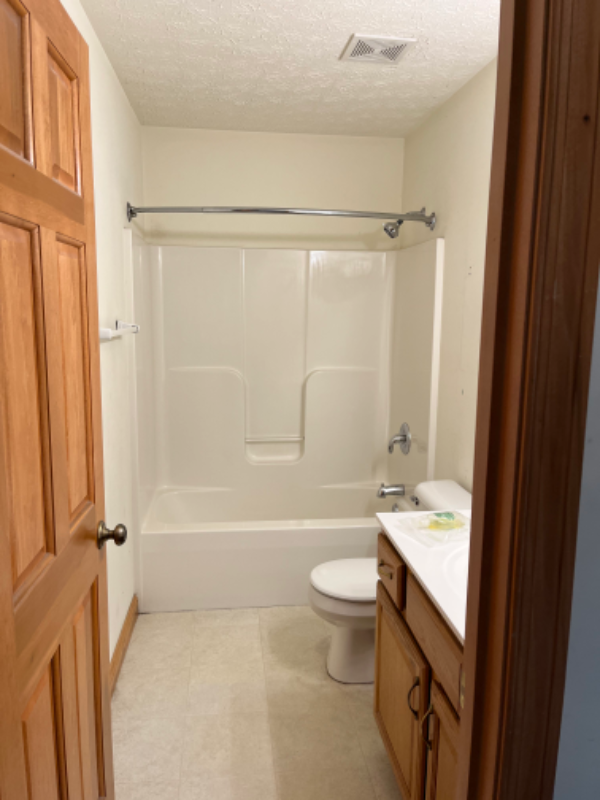 2261 Shamrock Ln - Photo 3 of 10