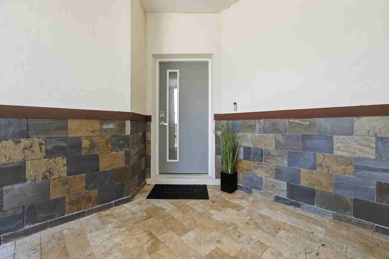 2004 Greenbriar Ter - Photo 2 of 49