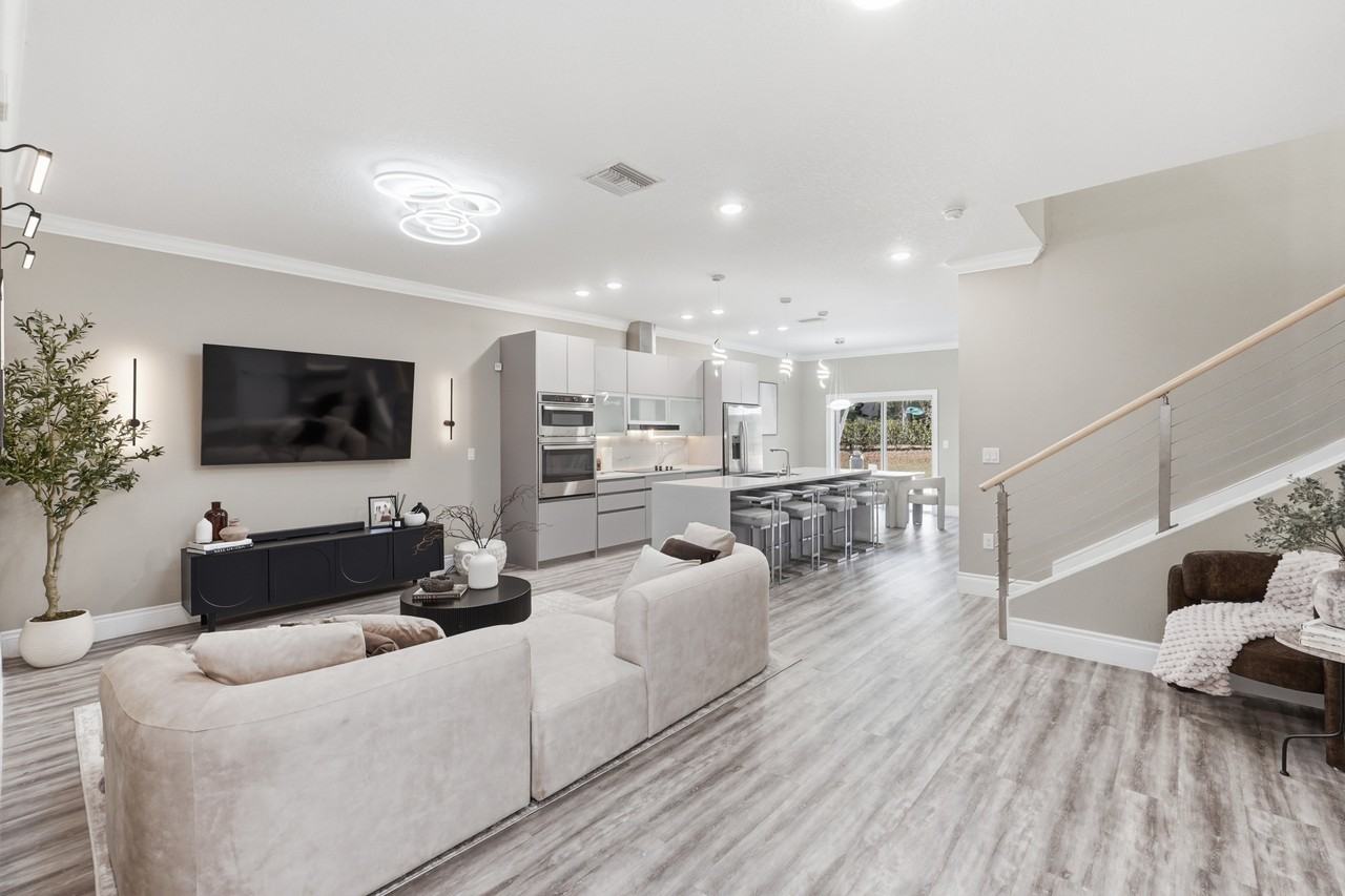 2004 Greenbriar Ter - Photo 3 of 49