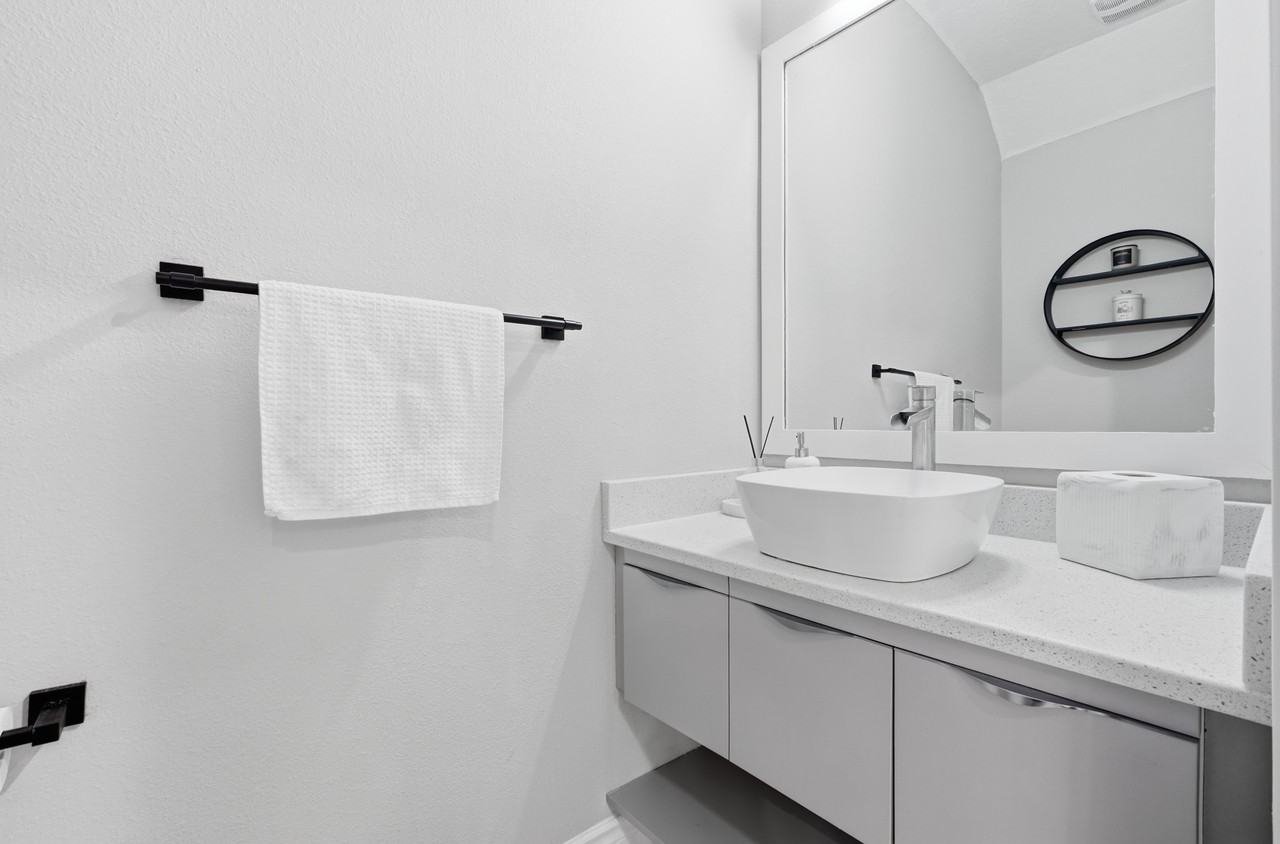 2004 Greenbriar Ter - Photo 5 of 49