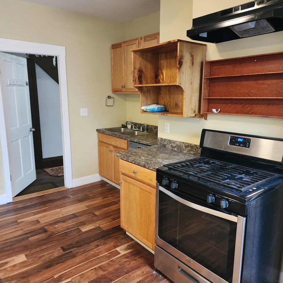 11 Cady St #1F - Photo 2 of 7