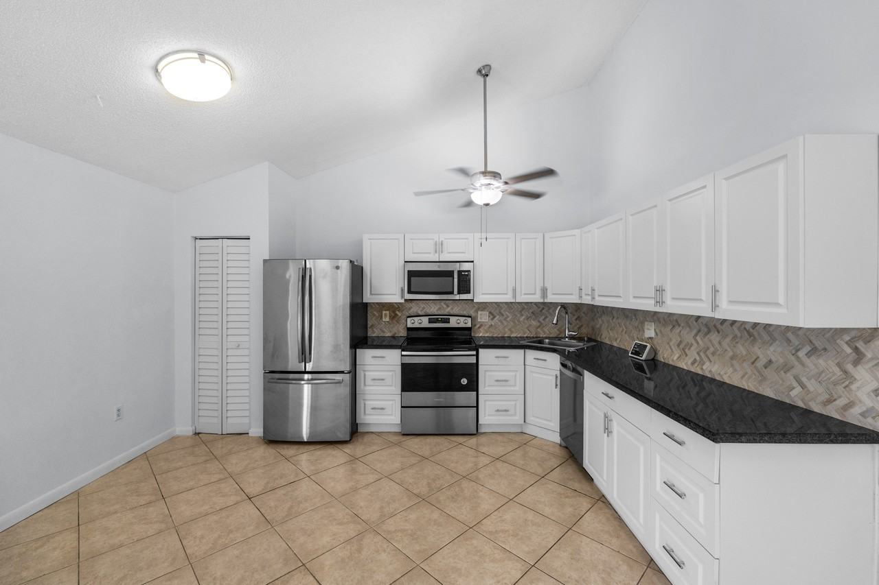 9879 Boca Gardens Trl #A - Photo 5 of 18