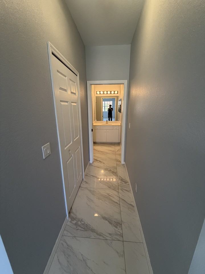 19949 Lake Vista Cir N #1 - Photo 5 of 17